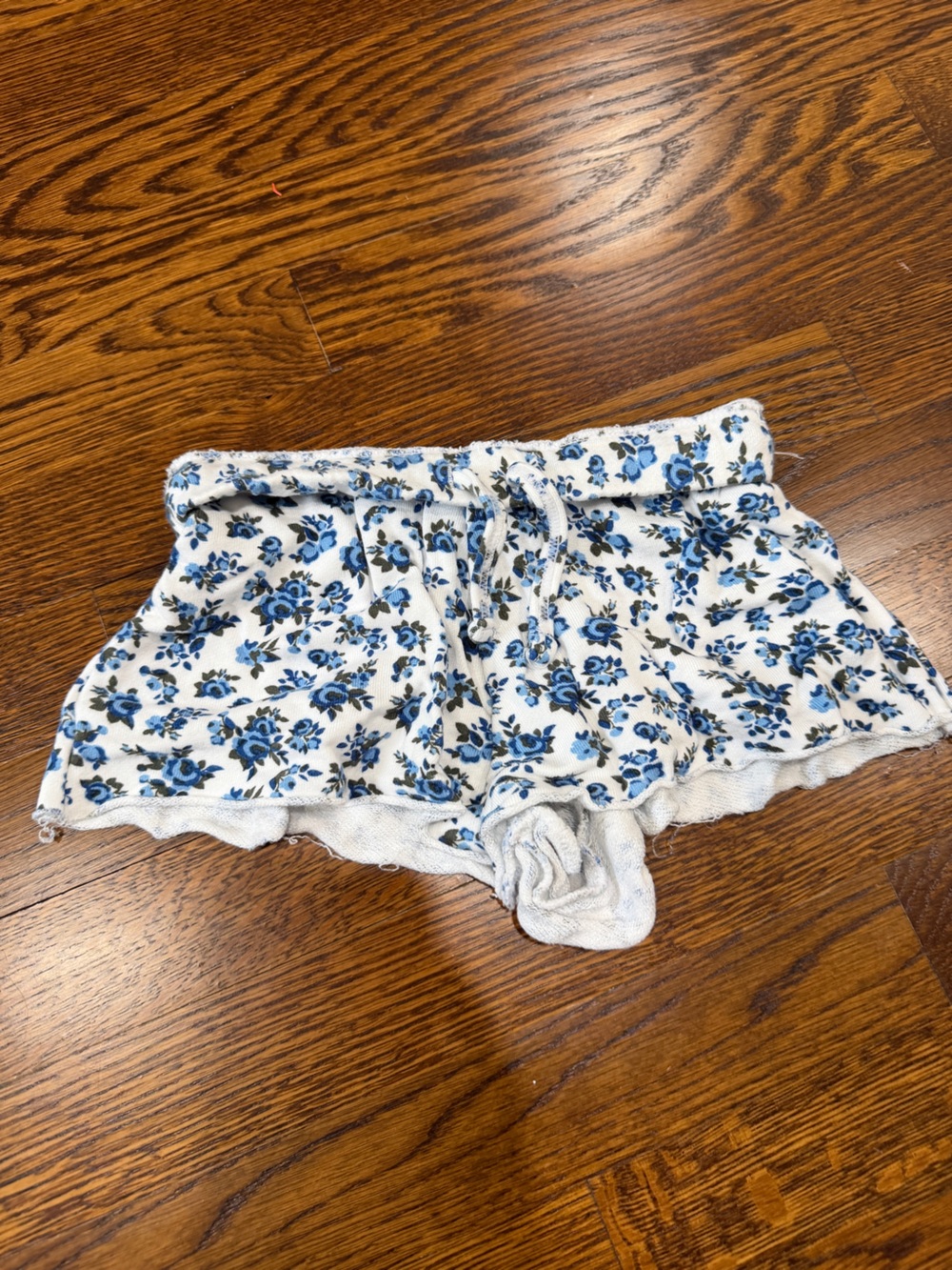 Flowers by Zoe girls White Shorts with Blue Floral Print, size 5